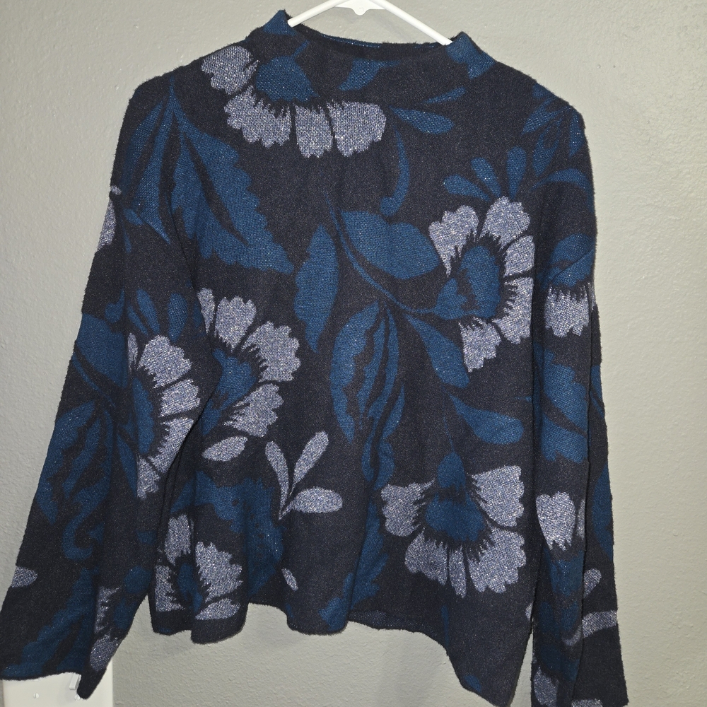 Ann Taylor 2023 Blue Floral With Metallic Silver Details Sweater Size Medium